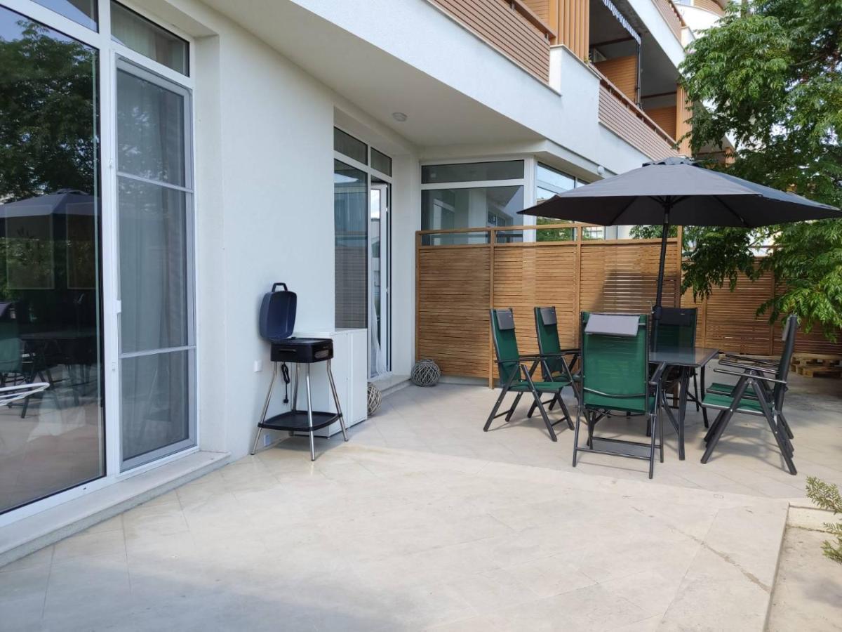 Las Brisas Garden Apartment Burgas by Eksteriør bilde